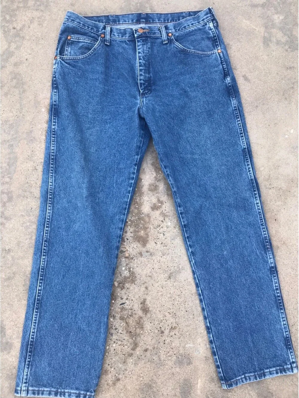 Wrangler Regular Fit Men's Jeans 36 x 32 Blue Medium Wash Straight Leg RN 130273